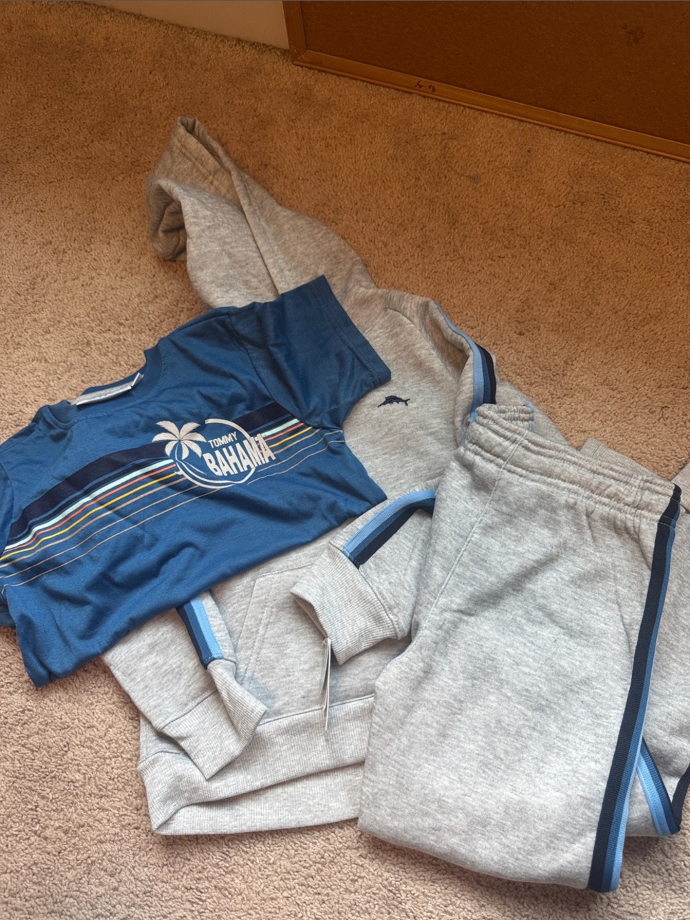 Tommy Bahama Blue Palm Logo Tee with Gray Jogger Set
